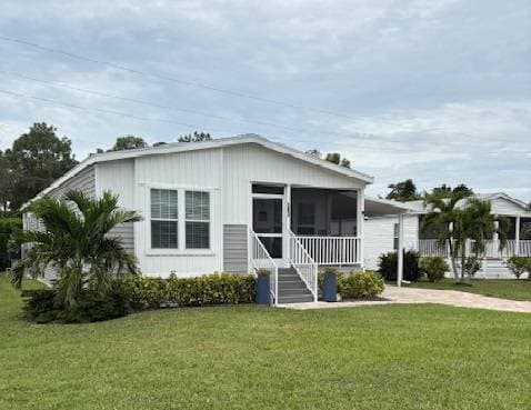 Manufactured home in Naples, FL 34112