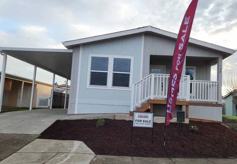 Manufactured home in Newberg, OR 97132