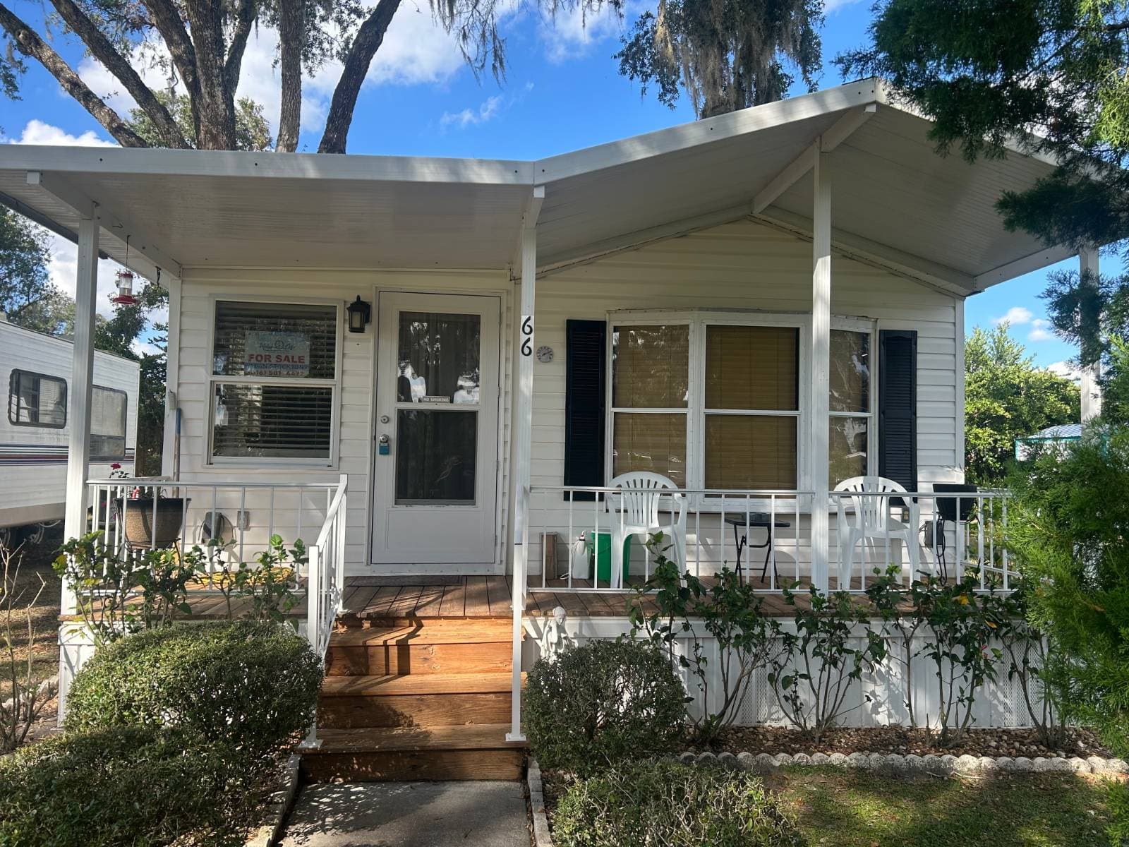 Manufactured home in Dade City, FL 33523