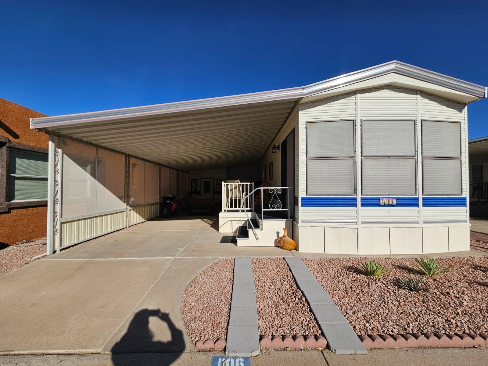 Manufactured home in Mesa, AZ 85207