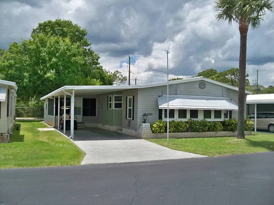 Manufactured home in Sebring, FL 33872
