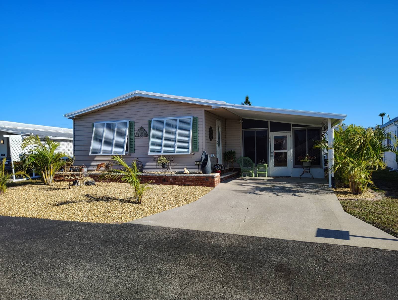 Manufactured home in Nokomis, FL 34275