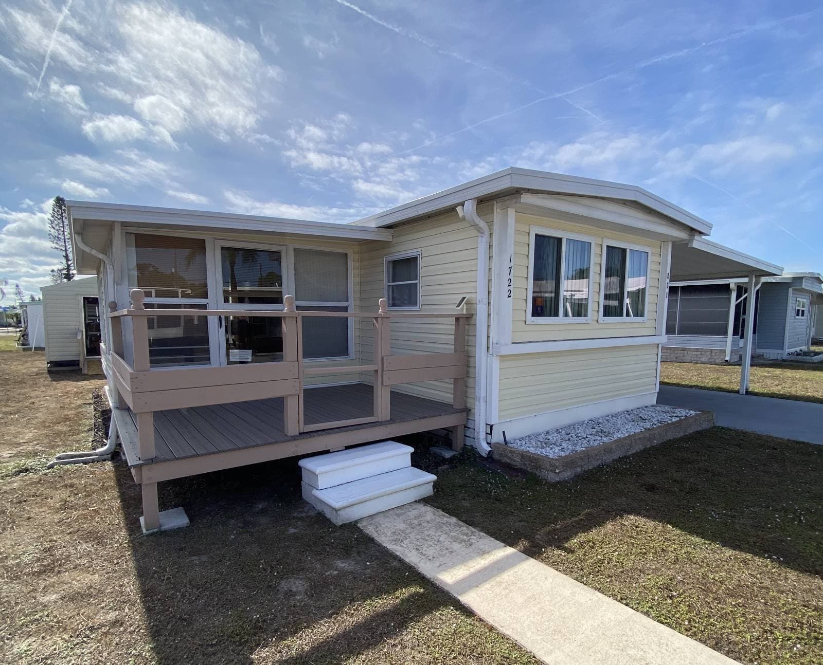 Manufactured home in Ruskin, FL 33570