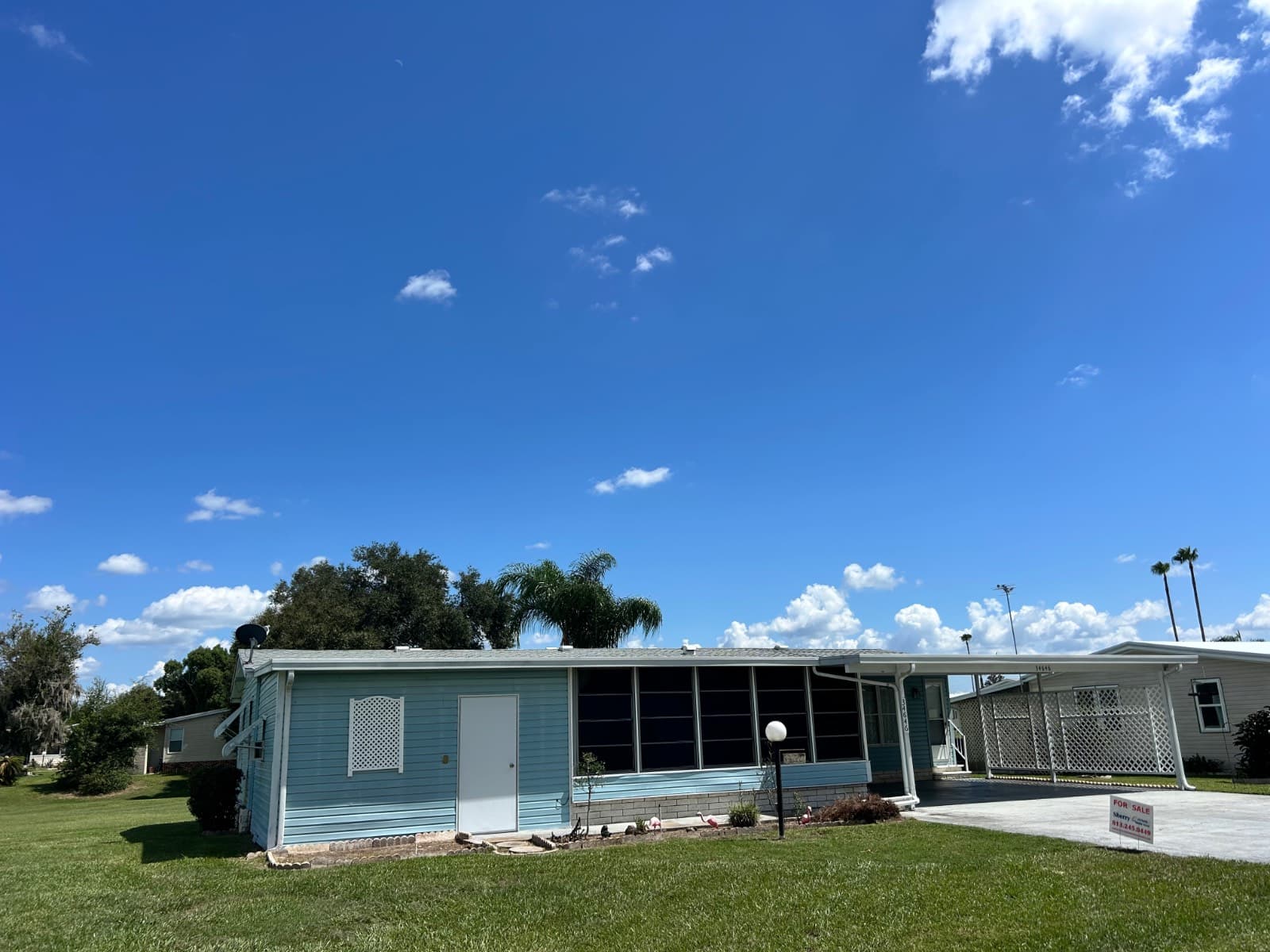 Manufactured home in Zephyrhills, FL 33541