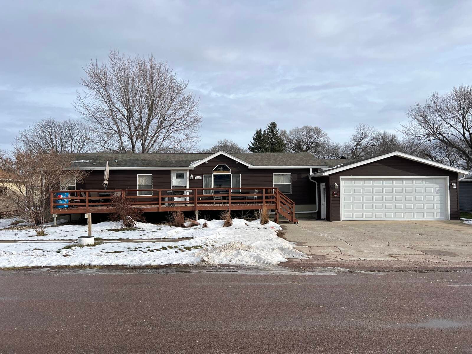 Manufactured home in Geddes, SD 57342