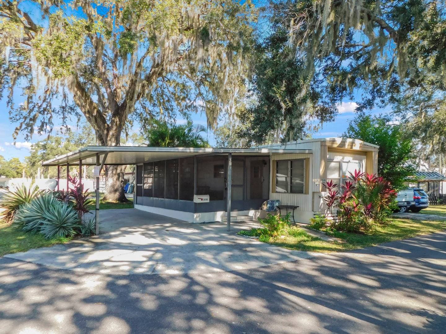 Manufactured home in Zephyrhills, FL 33542