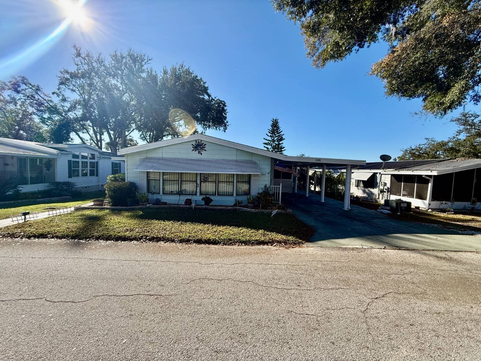Manufactured home in Lady Lake, FL 32159