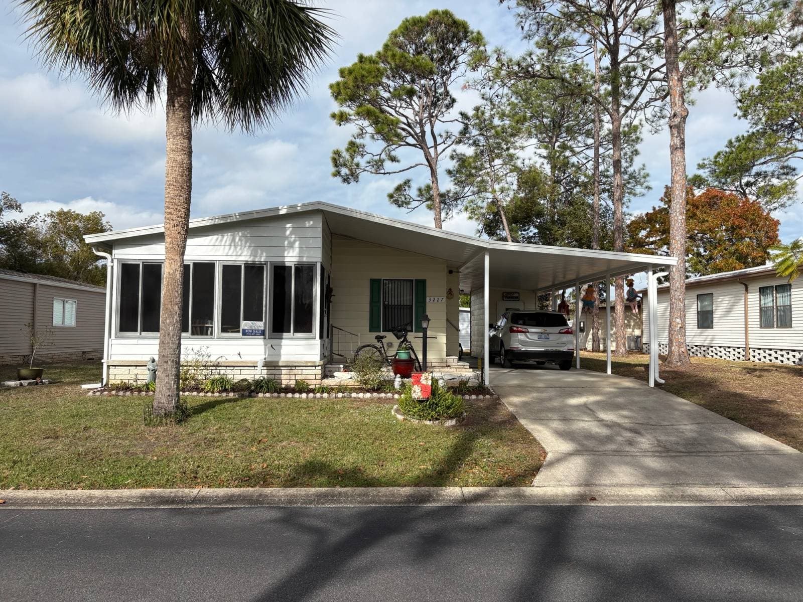 Manufactured home in Spring Hill, FL 34607