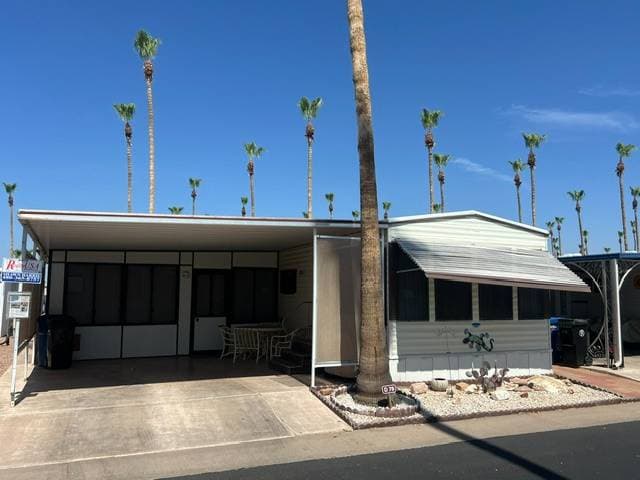 Manufactured home in Mesa, AZ 85205