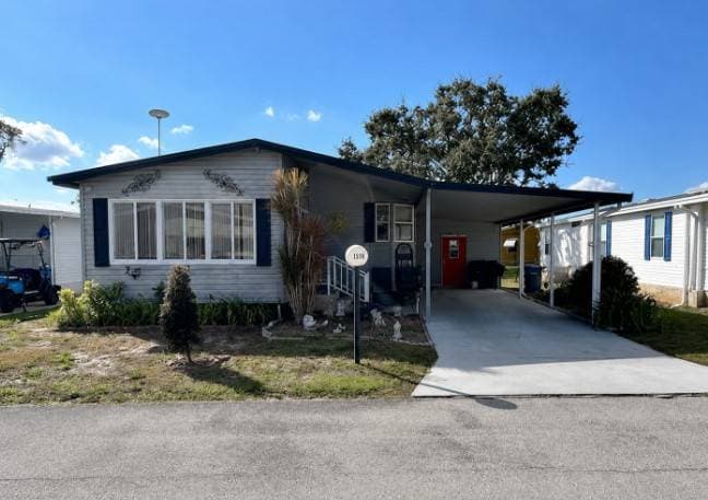 Manufactured home in Haines City, FL 33844