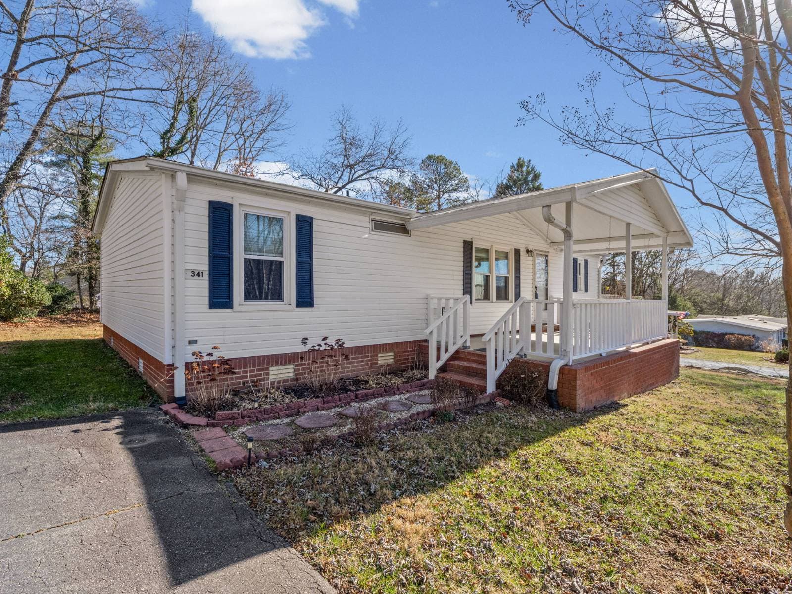 Manufactured home in Hendersonville, NC 28792