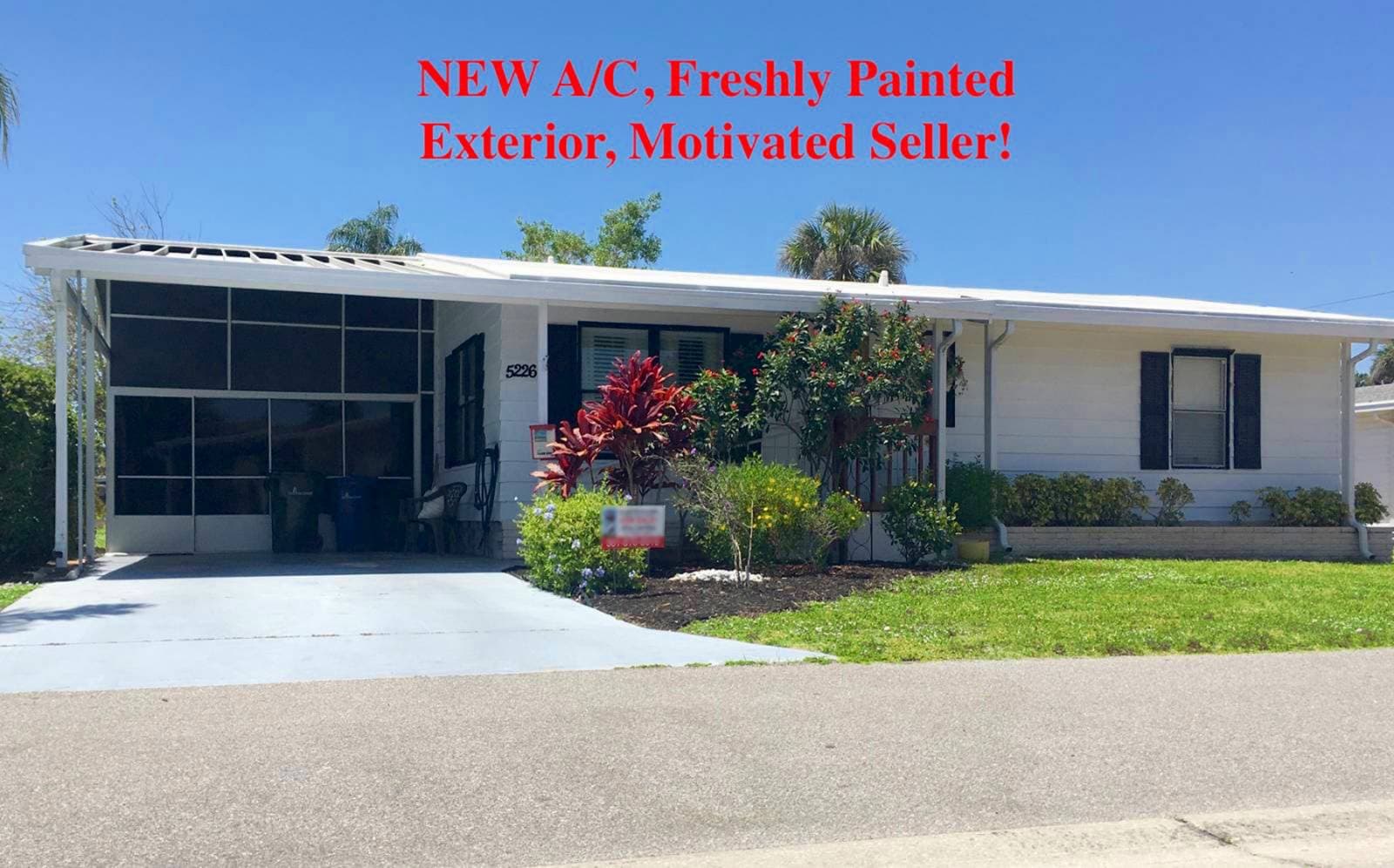 Manufactured home in Sarasota, FL 34233