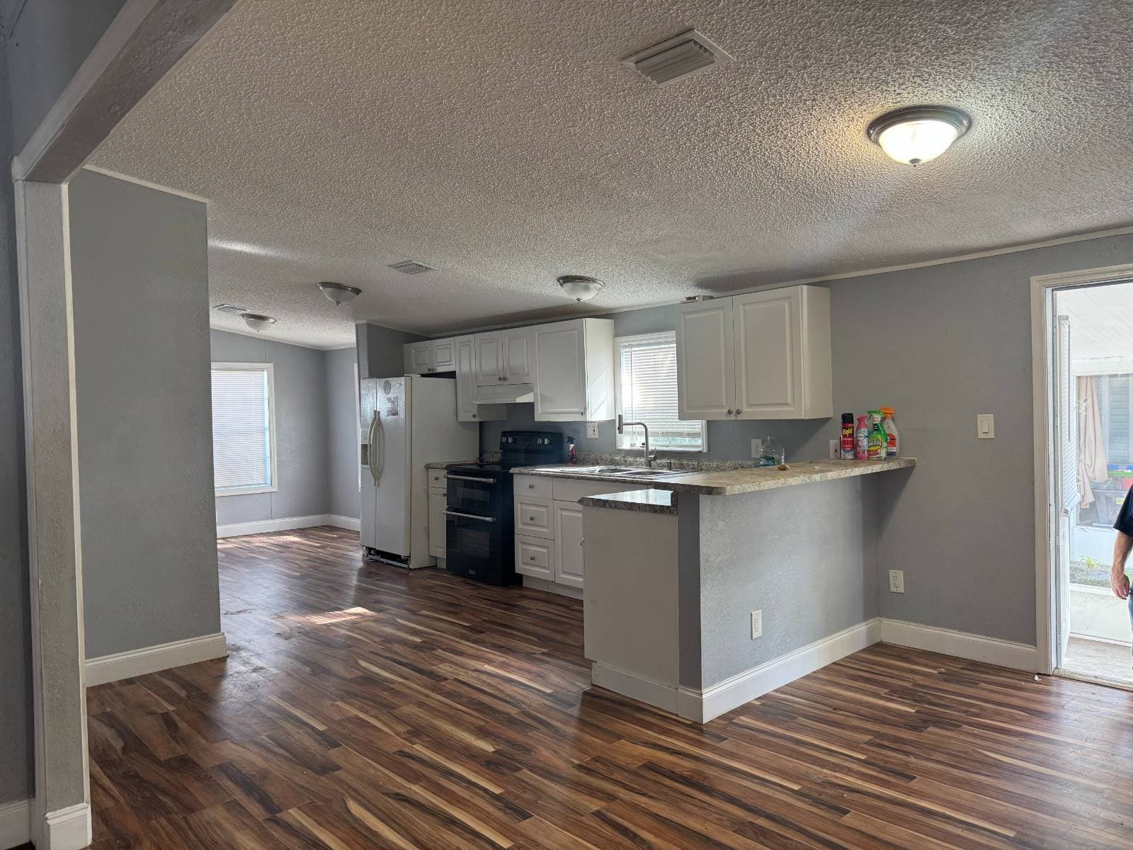 Manufactured home in Plant City, FL 33566