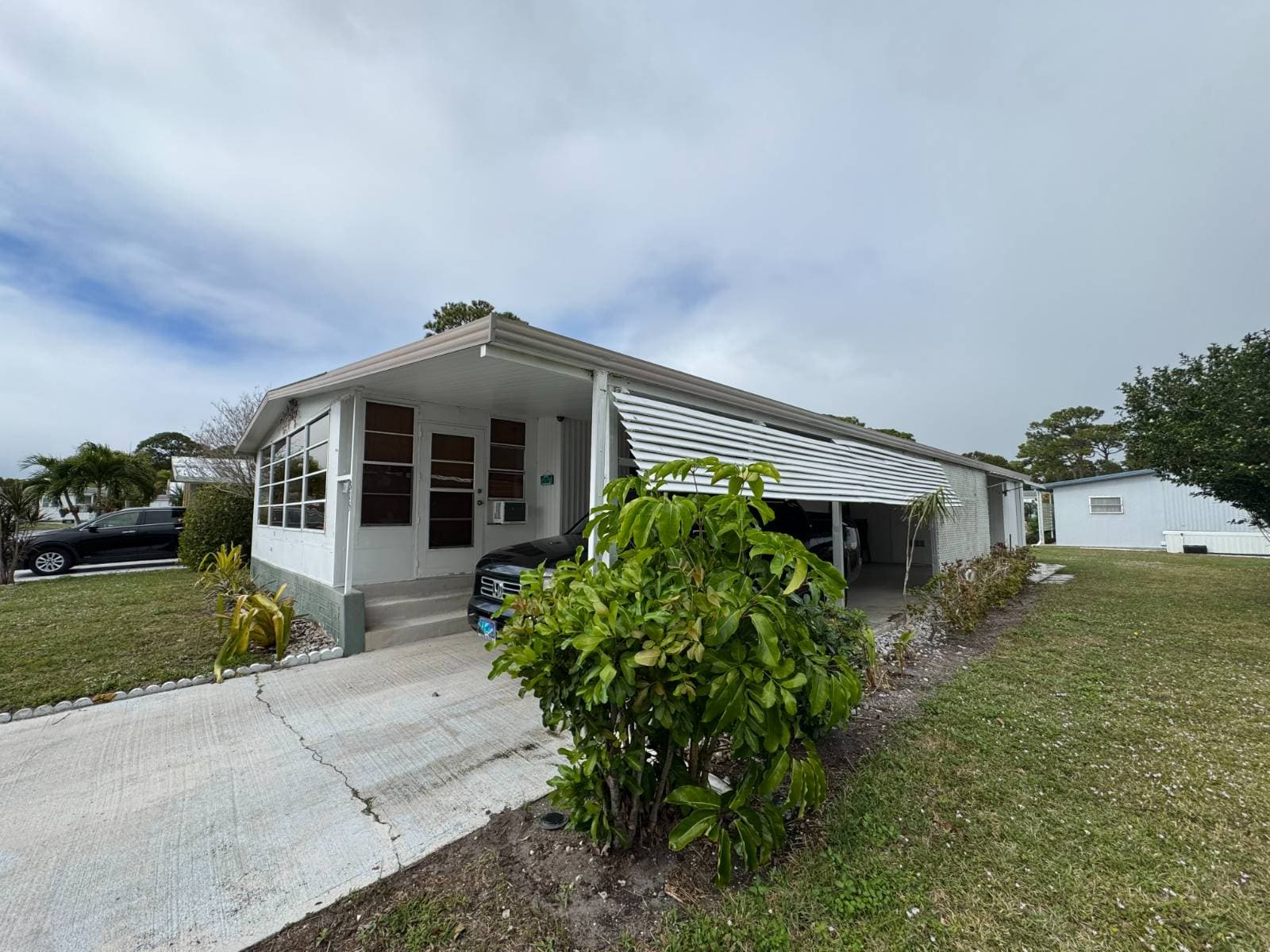 Manufactured home in Fort Pierce, FL 34946