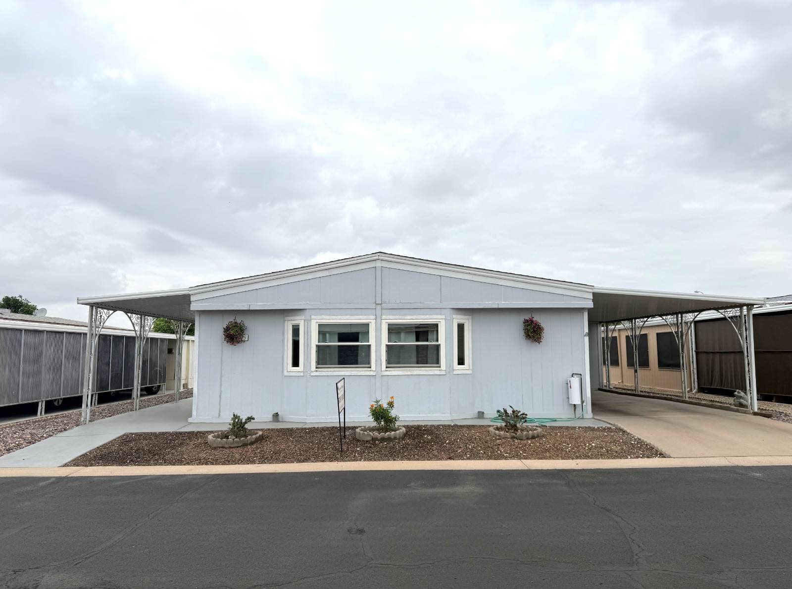 Manufactured home in Mesa, AZ 85205