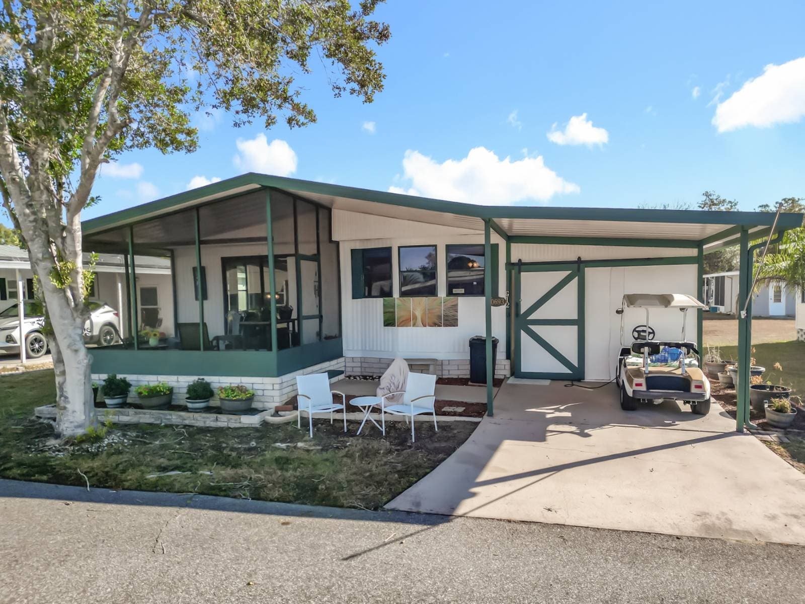 Manufactured home in Ocala, FL 34476