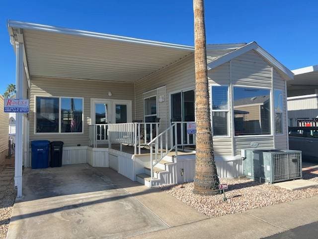 Manufactured home in Mesa, AZ 85205