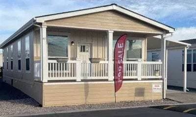 Manufactured home in Medford, OR 97501