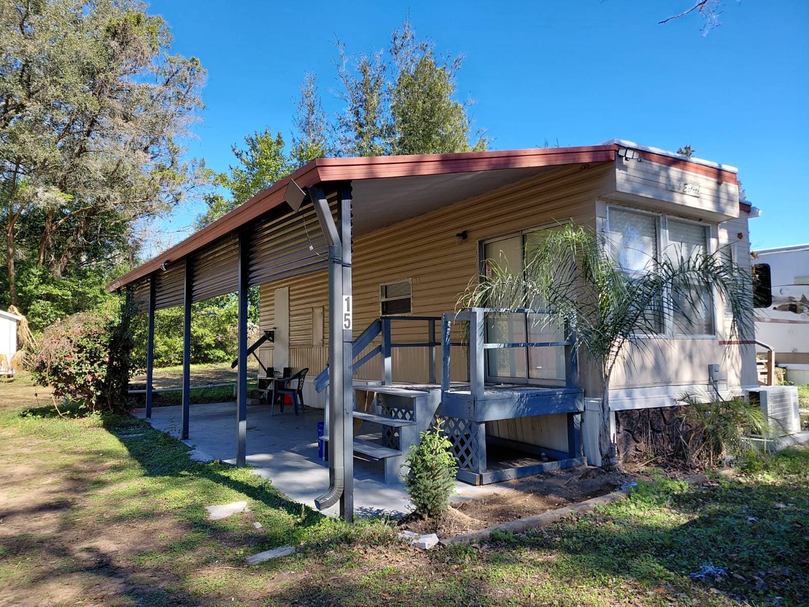 Manufactured home in Dade City, FL 33525