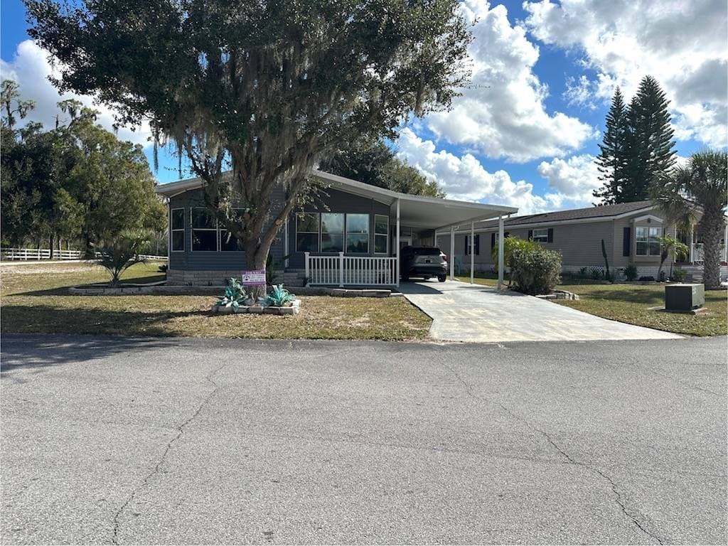 Manufactured home in Mulberry, FL 33860