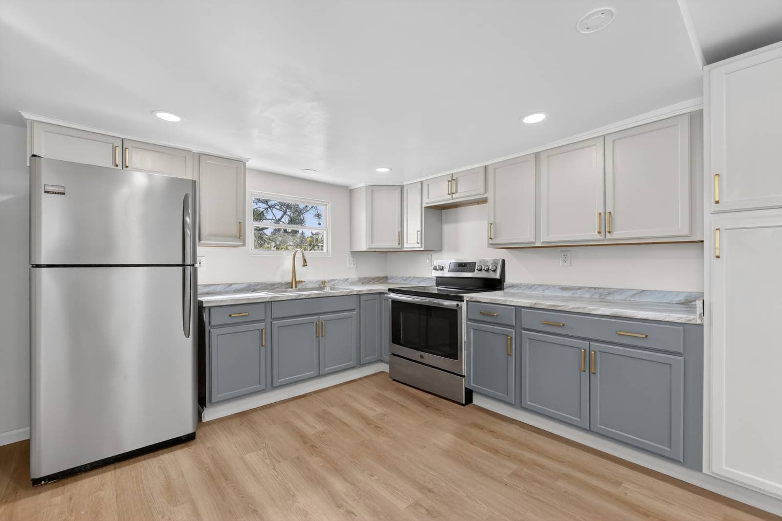 Manufactured home in Ft. Pierce, FL 32960