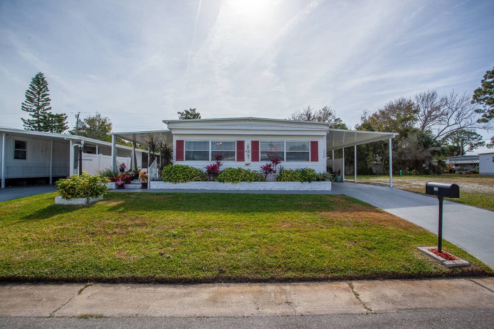 Manufactured home in Port Orange, FL 32127