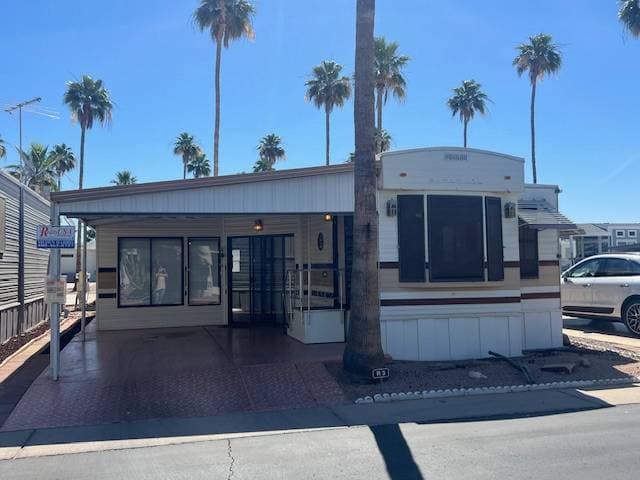 Manufactured home in Mesa, AZ 85205