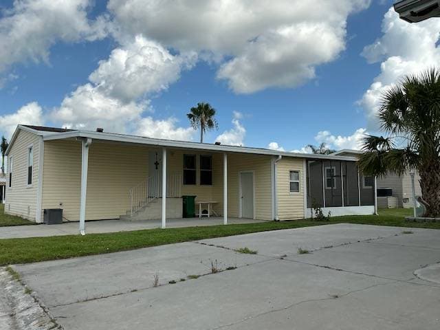 Manufactured home in Melbourne, FL 32934