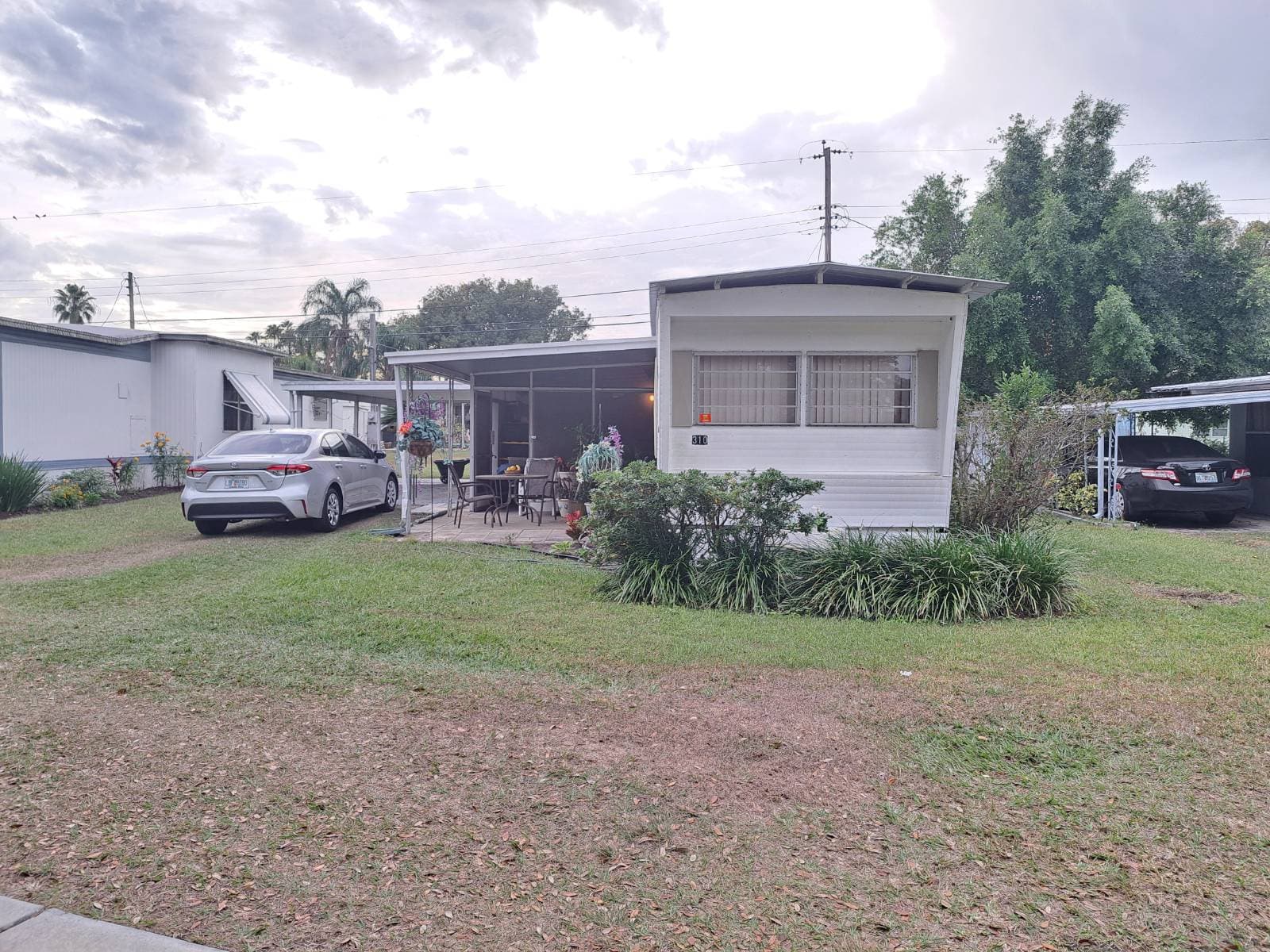 Manufactured home in Brandon, FL 33594