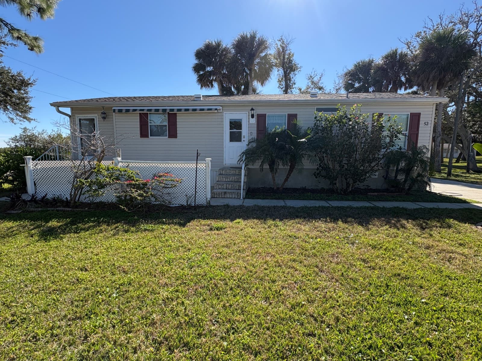 Manufactured home in Port Orange, FL 32127