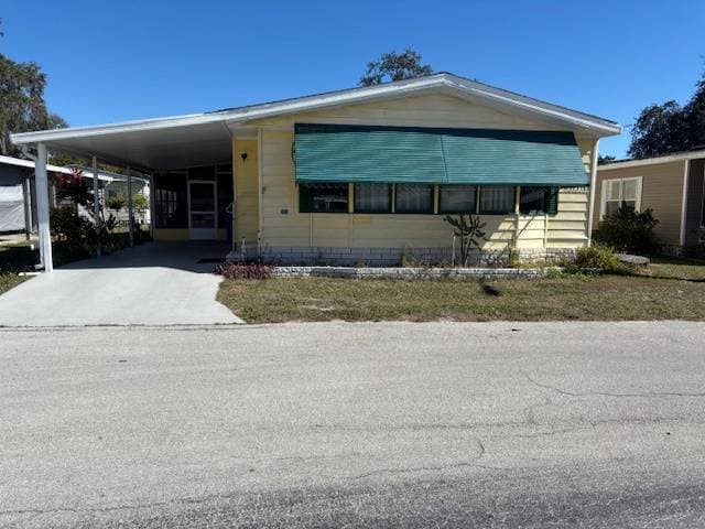 Manufactured home in Lakeland, FL 33805