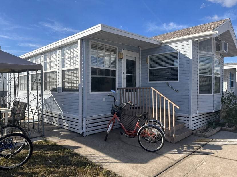 Manufactured home in New Port Richey, FL 34653
