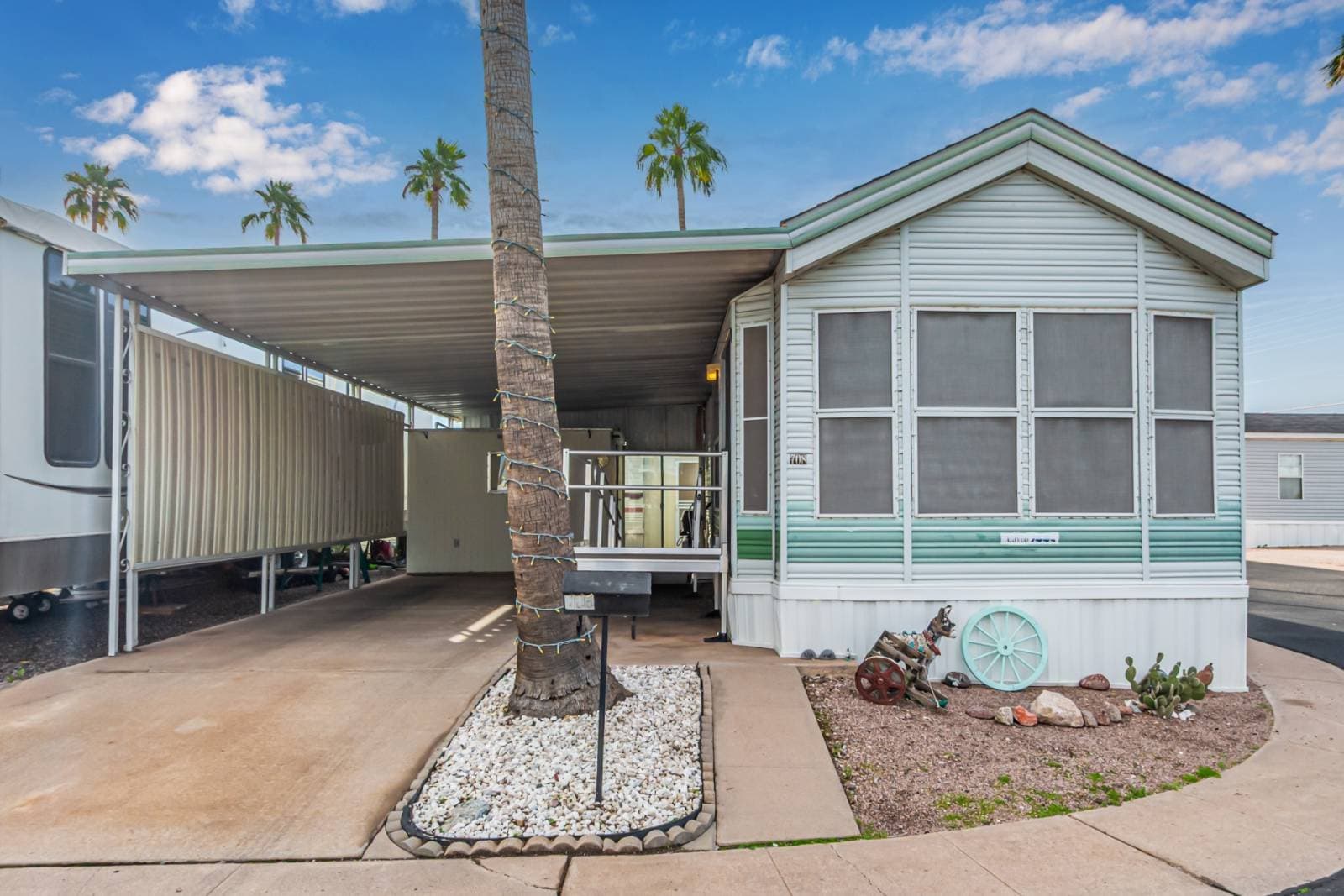 Manufactured home in Mesa, AZ 85213