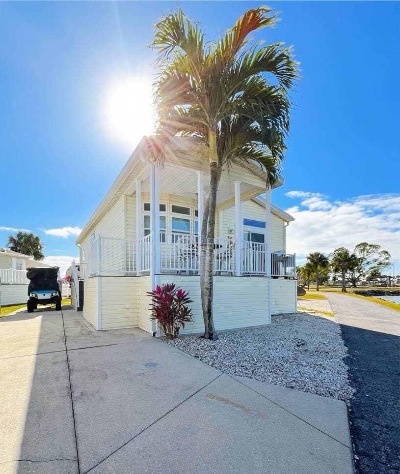 Manufactured home in Fort Myers Beach, FL 33931