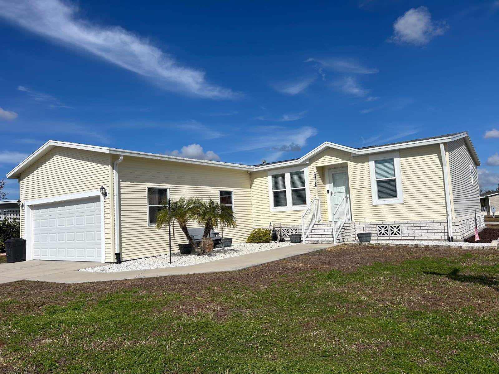 Manufactured home in Zephyrhills, FL 33541
