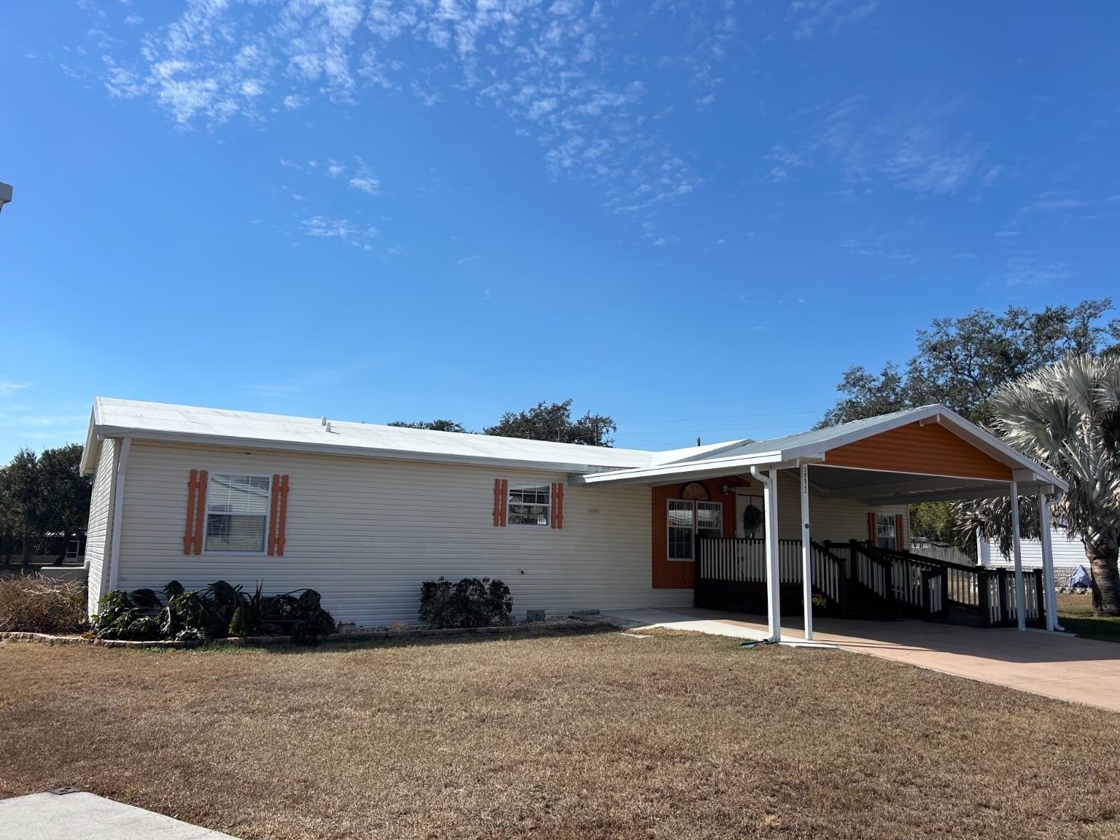 Manufactured home in Zephyrhills, FL 33542