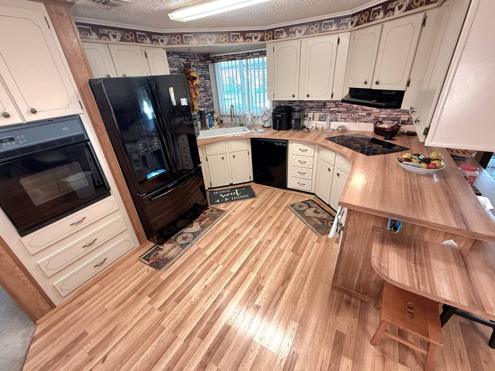 Manufactured home in Largo, FL 33771
