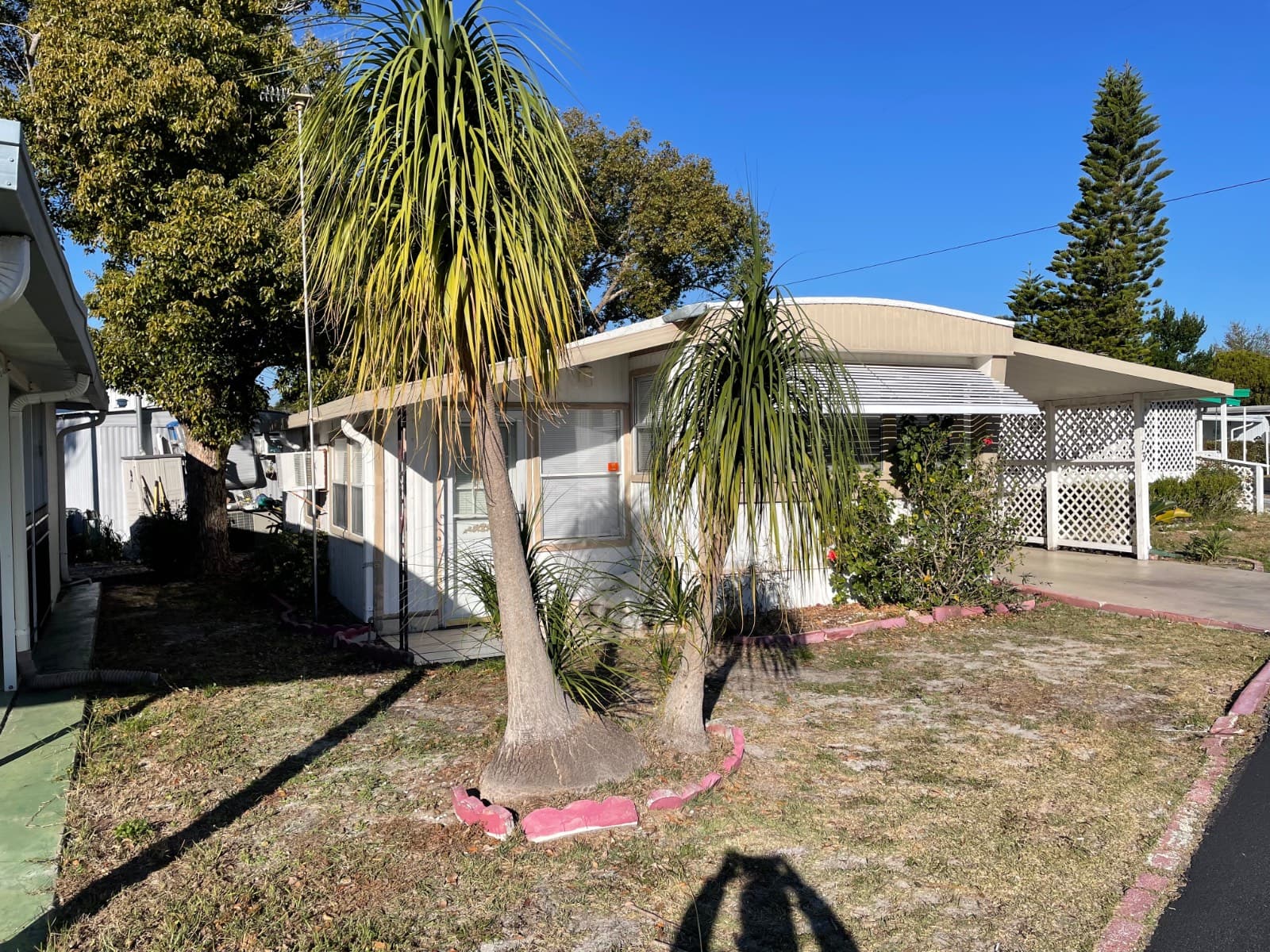 Manufactured home in Mt Dora, FL 32757