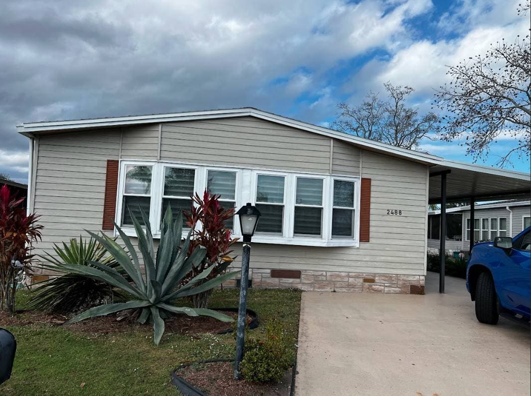 Manufactured home in Melbourne, FL 32904