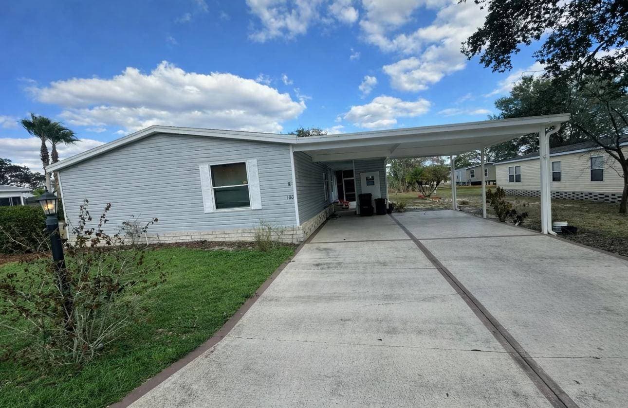 Manufactured home in Davenport, FL 33897