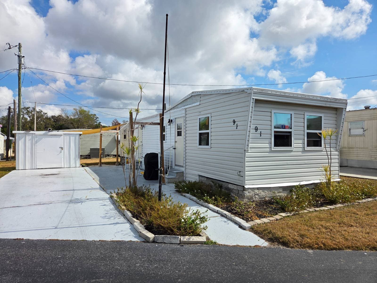 Manufactured home in St Petersburg, FL 33709