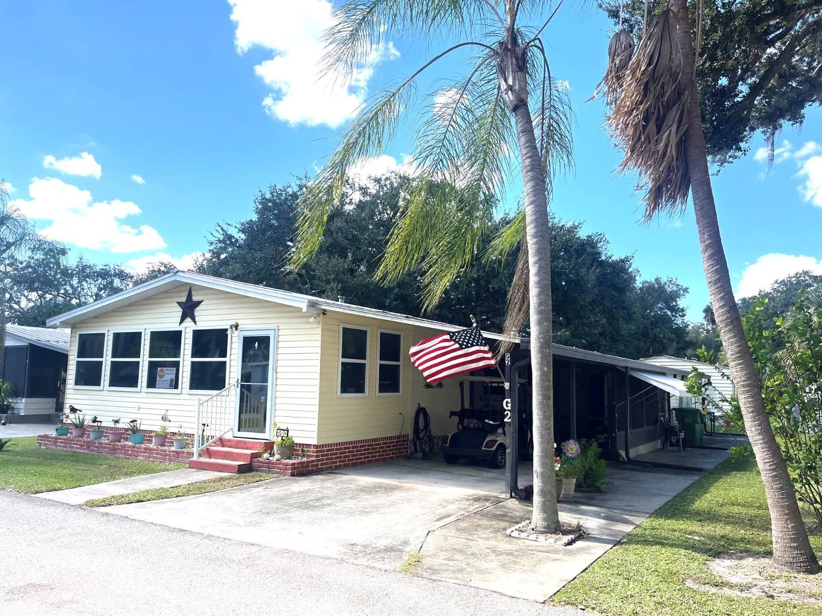Manufactured home in Labelle, FL 33935