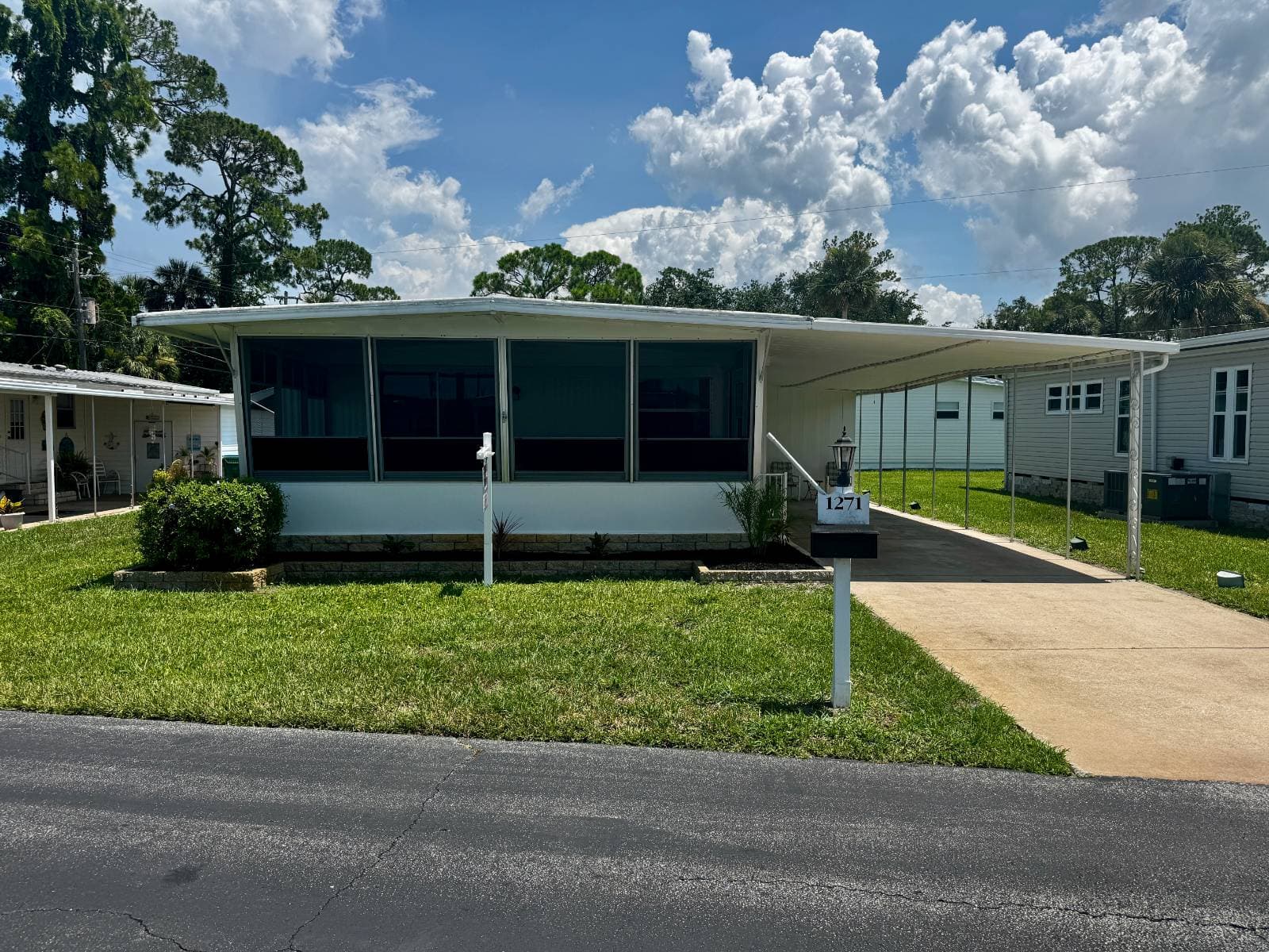 Manufactured home in Daytona Beach, FL 32119