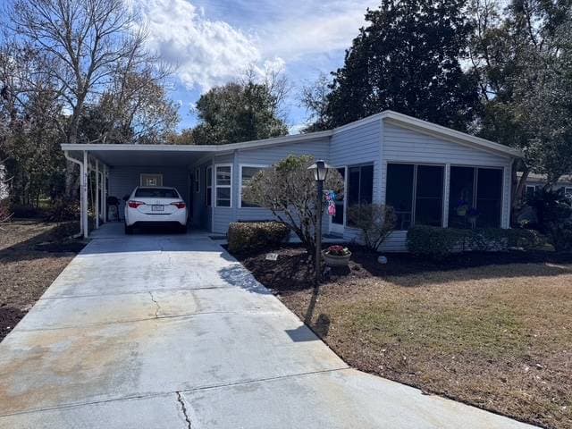 Manufactured home in Deland, FL 32724