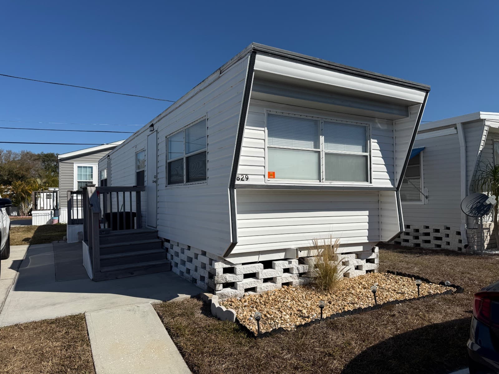 Manufactured home in St. Petersburg, FL 33709