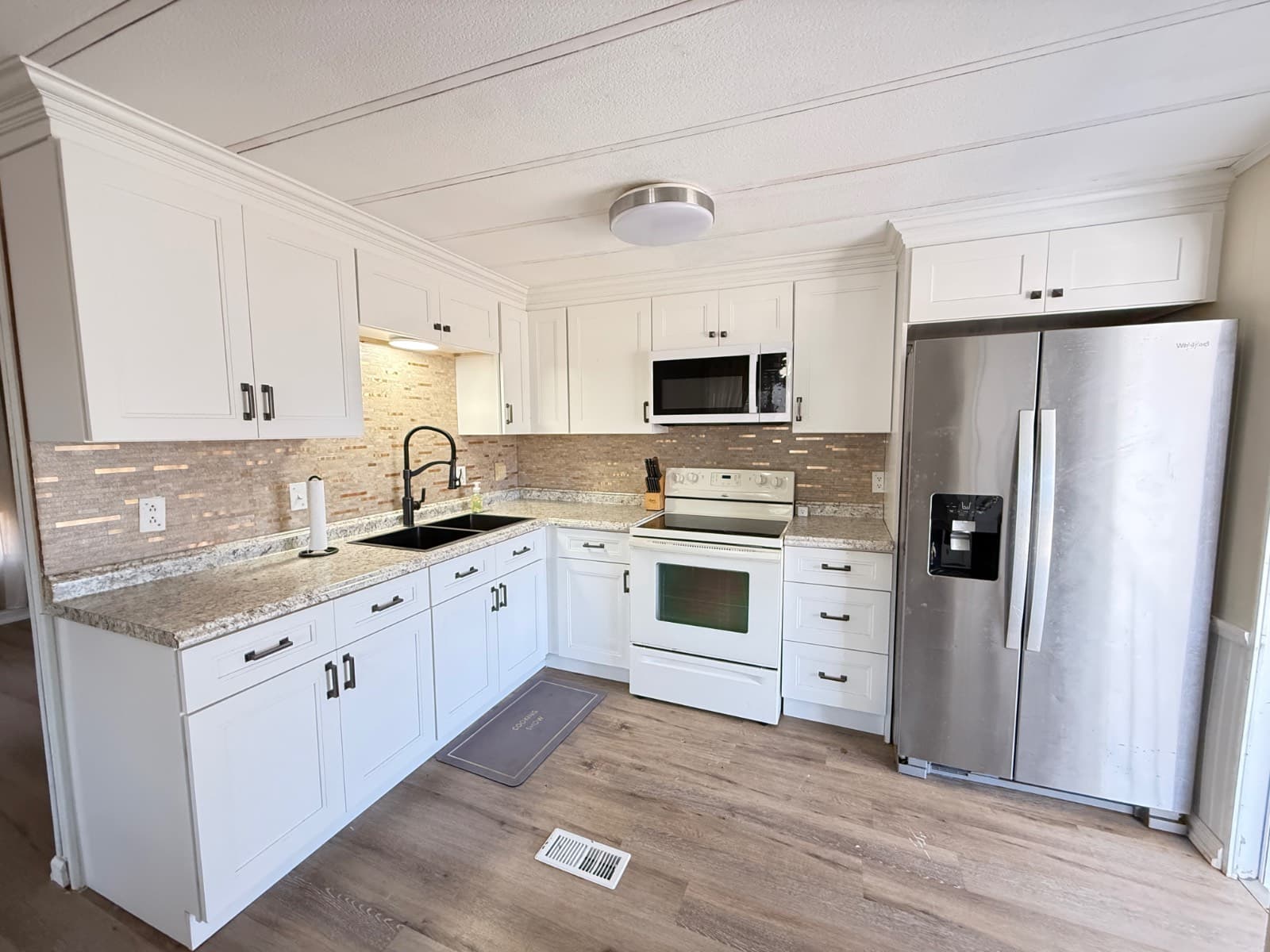 Manufactured home in North Fort Myers, FL 33917