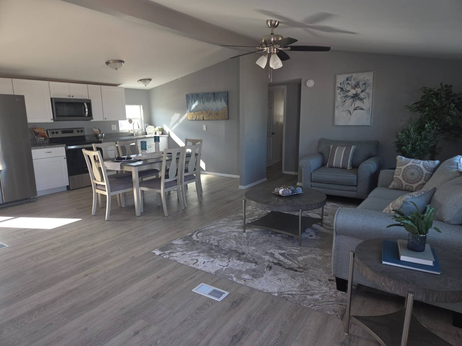 Manufactured home in Mesa, AZ 85215