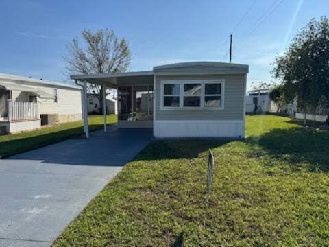 Manufactured home in Frostproof, FL 33843