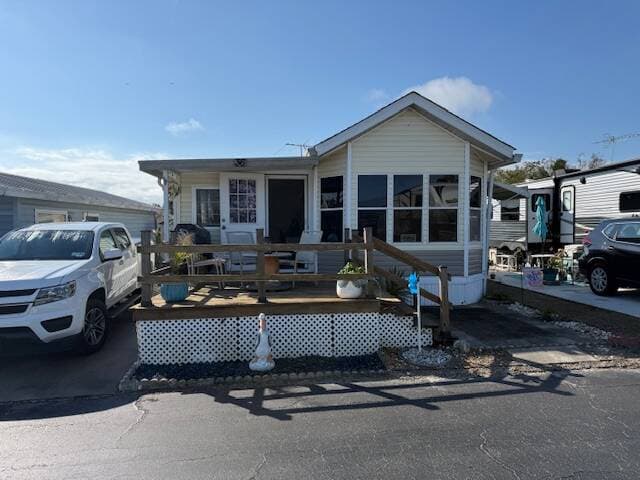 Manufactured home in Hudson, FL 34667
