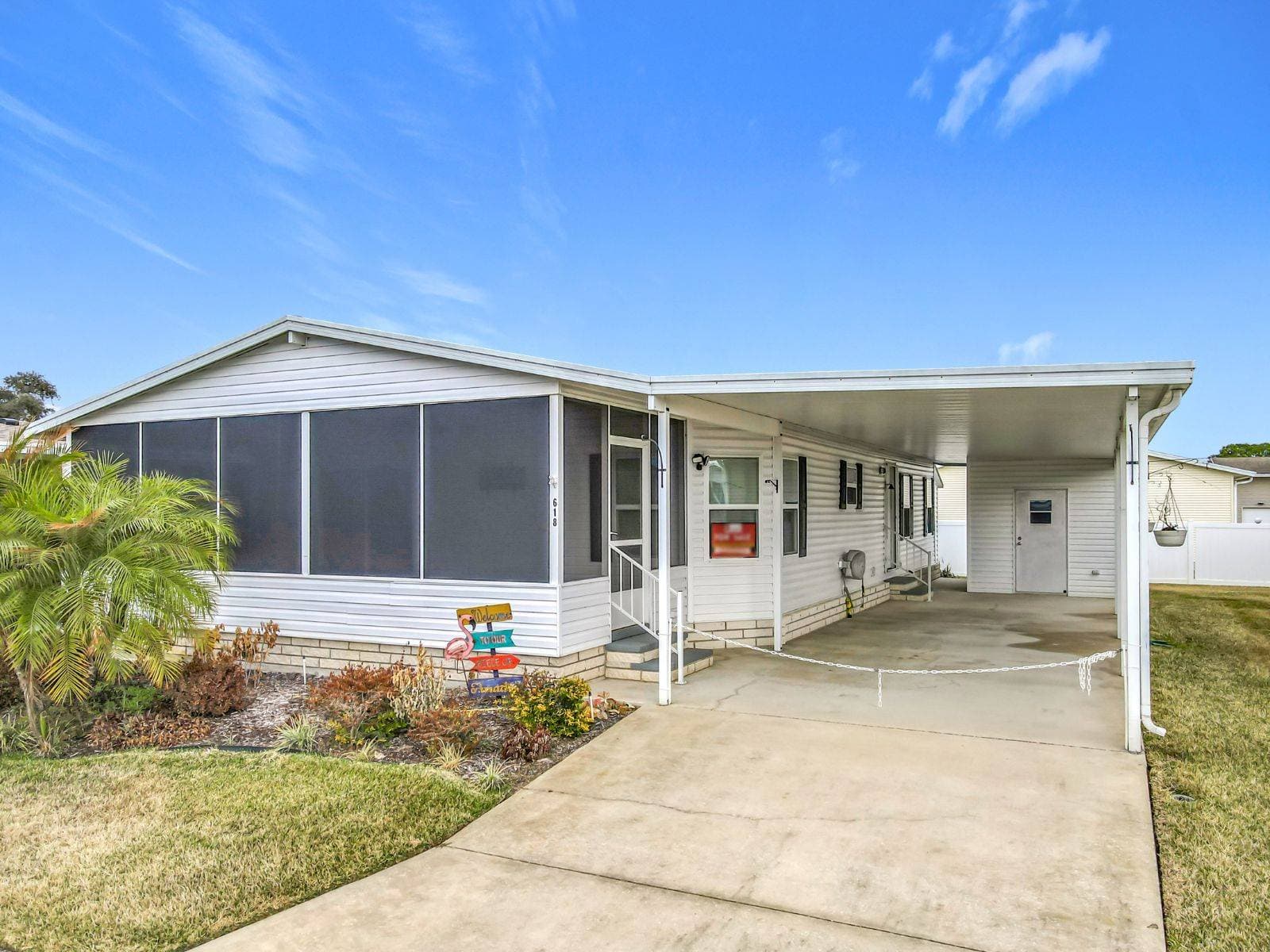Manufactured home in Frostproof, FL 33843